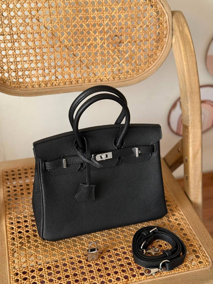 HERMES
25cm
390 dhs🇦🇪🇦🇪
*MASTER QUALITY*
With box🎁

Zain167
♥️♥️♥️