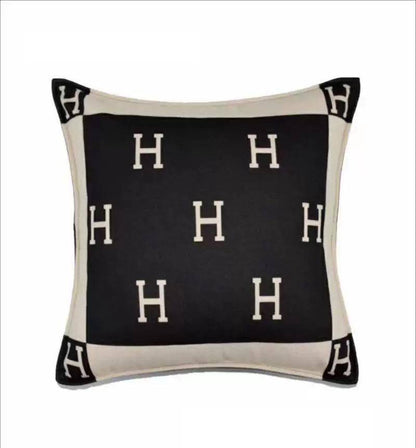 Master 
Pillowcases 
Size 45*45 
50 dhs❣️

Zain99
♥️♥️♥️