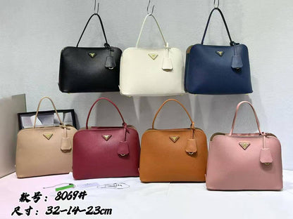 Prada 

size 32 cm 

good quality 

115 dhs🇦🇪

Zain278
♥️♥️♥️