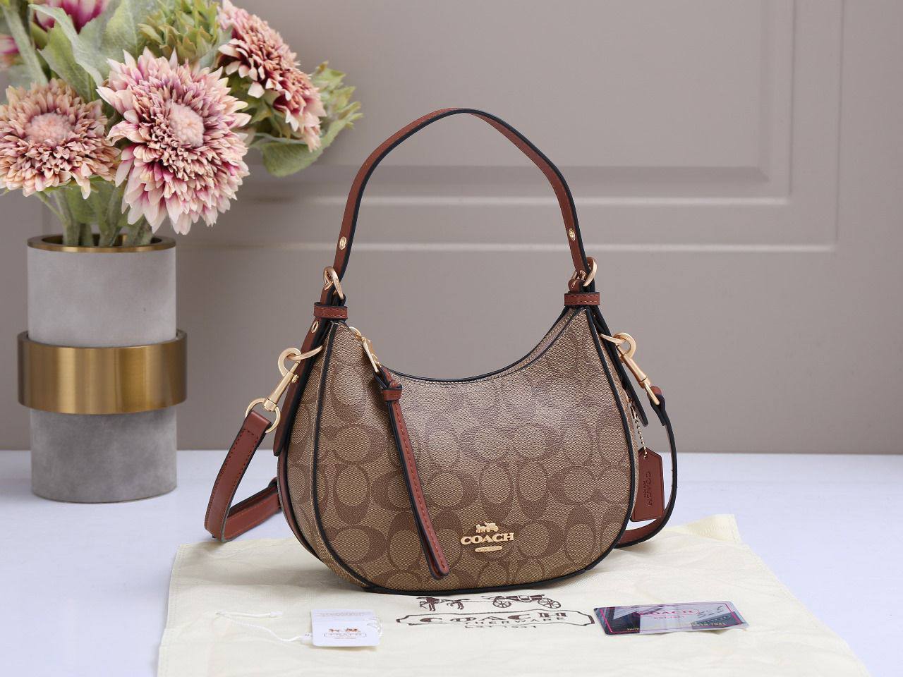 Coach 
Best quality with box’s 
100 dhs✅
size 21 cm

Zain290
♥️♥️♥️