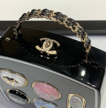 CHANEL

 COPY ONE 

WITH BOX 
🎁🎁🎁

220 dhs✅

Zain39
♥️♥️♥️