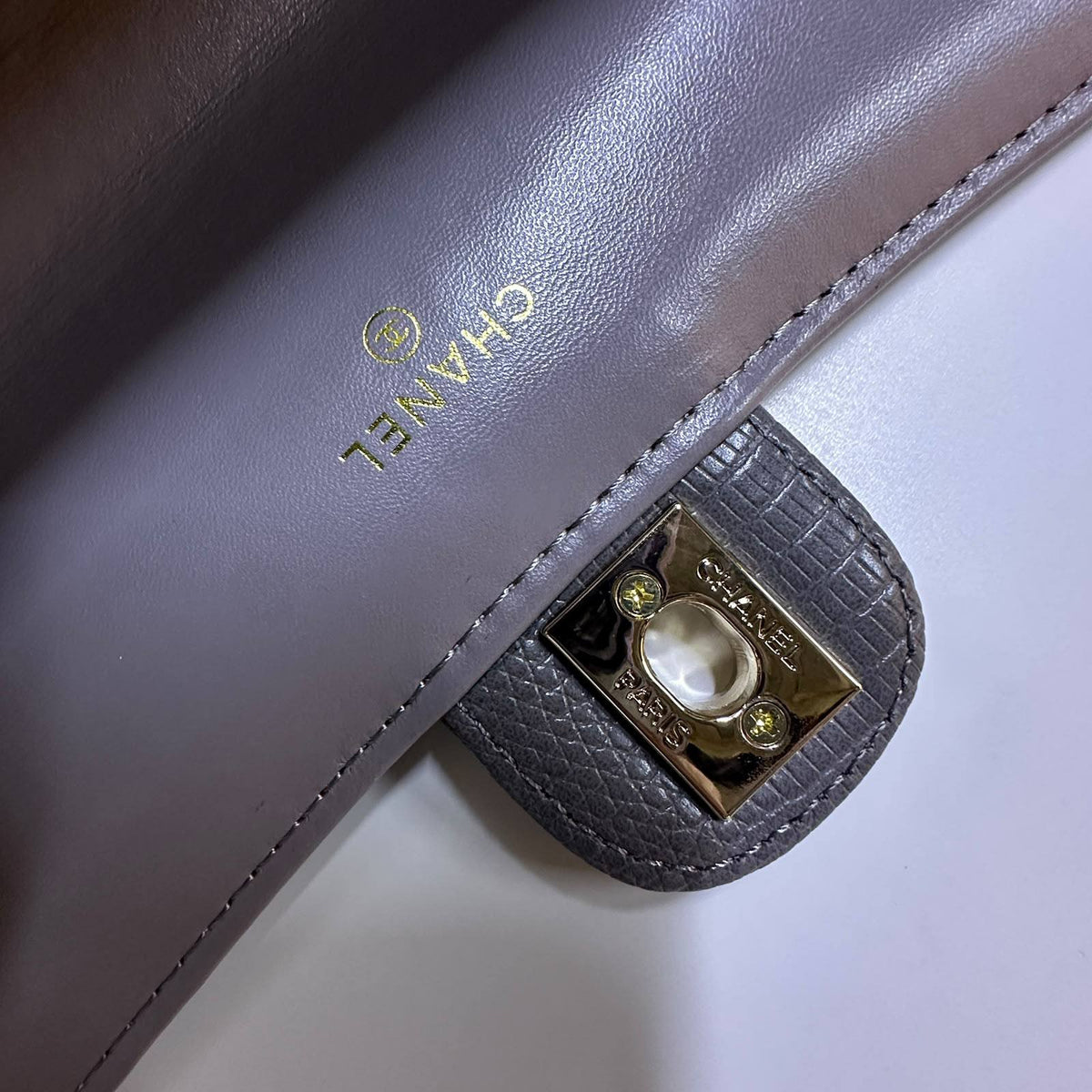 CHANEL 

NEW CAME 

GOOD QUALITY 

105 dhs🇦🇪🇦🇪

Size :25cm

Zain39
Zain295
Zain17
♥️♥️♥️