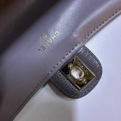 CHANEL 

NEW CAME 

GOOD QUALITY 

105 dhs🇦🇪🇦🇪

Size :25cm

Zain39
Zain295
Zain17
♥️♥️♥️