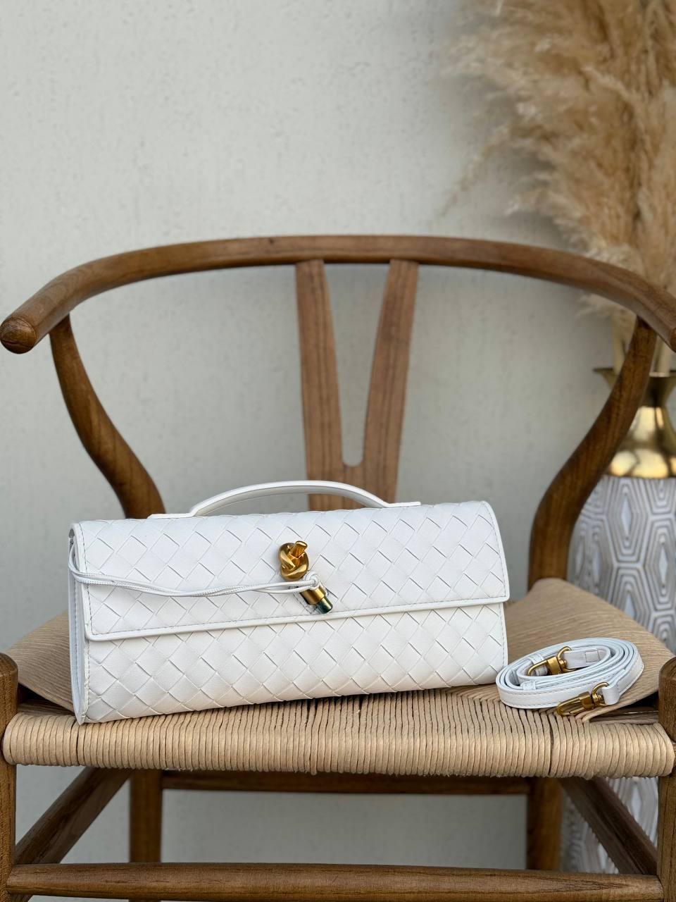 BOTTEGA VENETA
31cm
350 dhs✅
Top quality 
With box🎁

Zain167
♥️♥️♥️