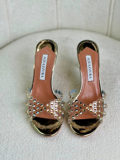 AQUAZZURA
Super *AAA* *+* Quality 💯 
With original packing🎁🎁
SIZE:36and41
Available now
450 dhs🇦🇪🇦🇪

Zain309
♥️♥️♥️