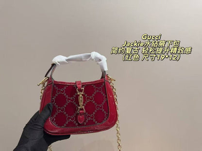 Gucci - Miu Miu
280 dhs✅
Master🌺🌺

Zain153
♥️♥️♥️