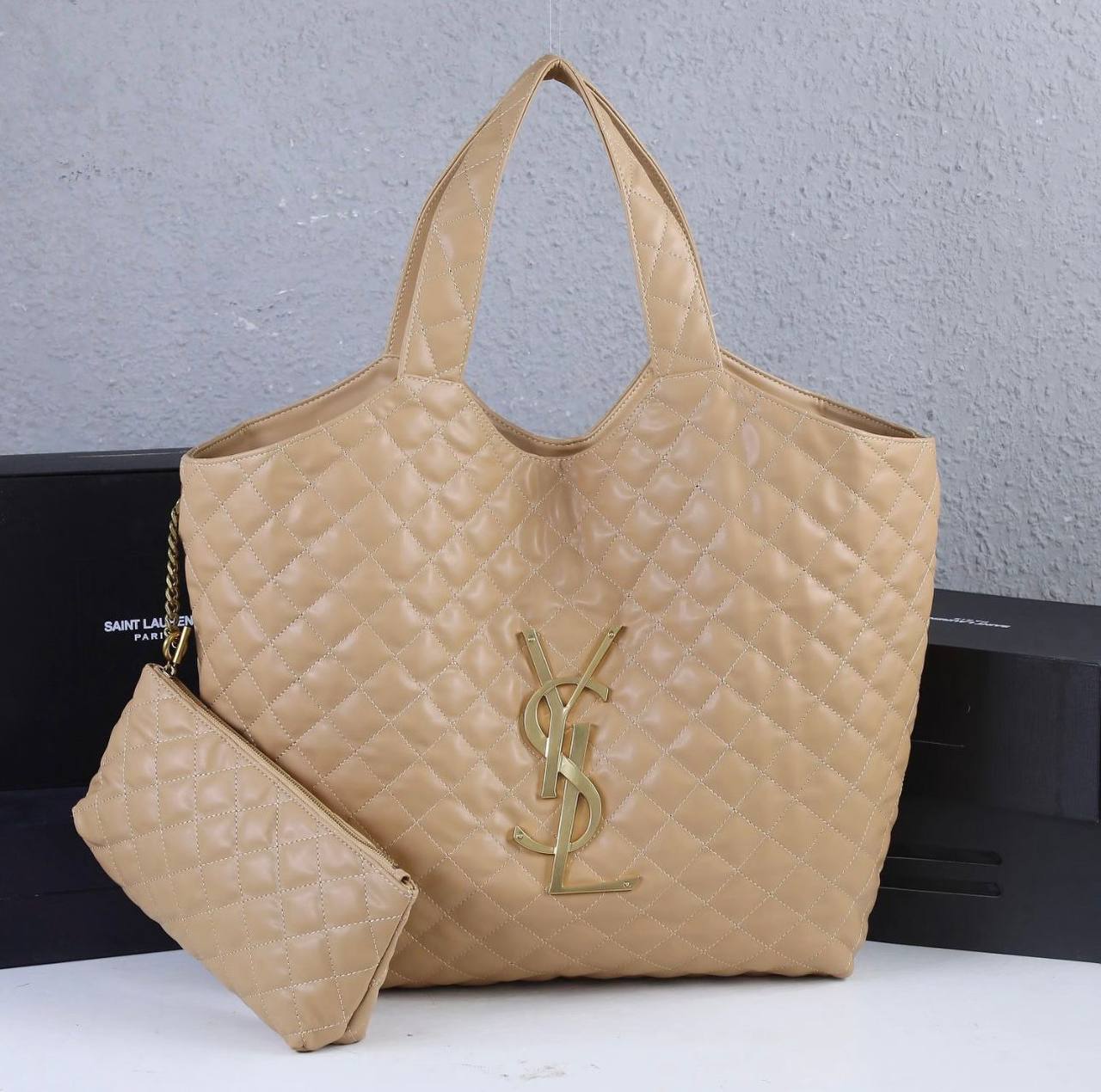 YSL
 NEW CAME HIGH QUALITY
120 dhs💓

Zain39
♥️♥️♥️