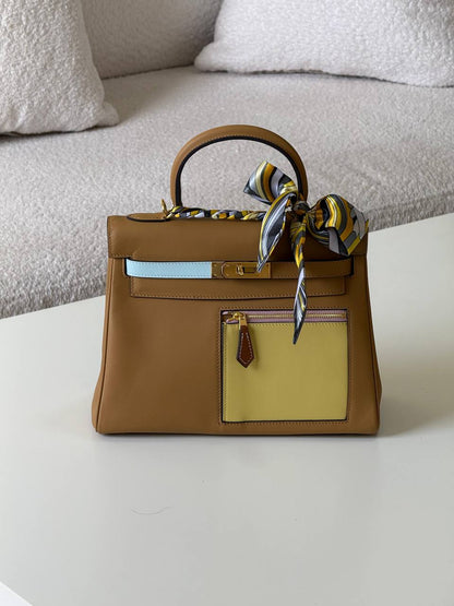 Hermes kelly 28cm💕
master quality😍

with box❤️
🎁🎁🎁

700 dhs🪙💕

Zain52
♥️♥️♥️