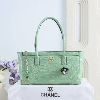 Chanel

105 dhs🇦🇪🇦🇪

size 35×13×20cm

Zain42
♥️♥️♥️