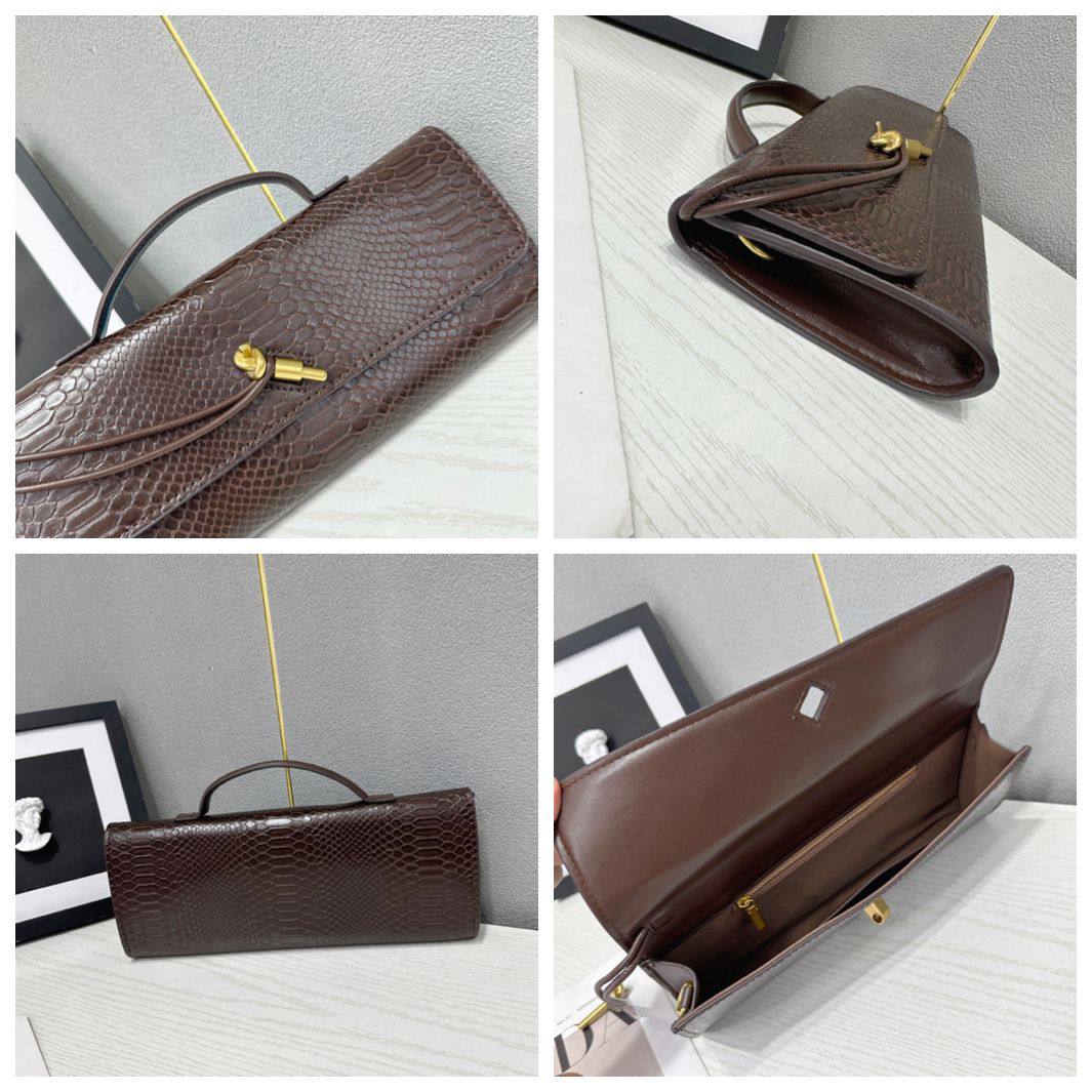 Bottega
85 dhs🪙🌨️ 

with box
🎁🎁🎁

Zain38
♥️♥️♥️