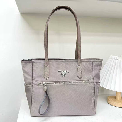 Prada
75 dhs✅

Zain232
♥️♥️♥️