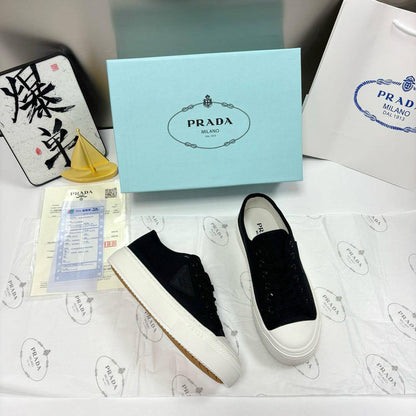 PRADA SHOES 
GOOD QUALITY 
105 dhs🪙🌺

Zain40
♥️♥️♥️