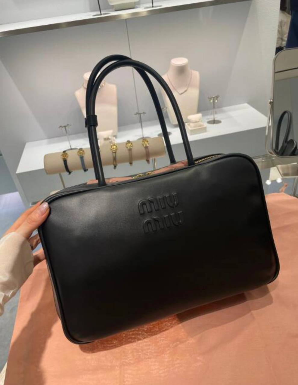 Miu Miu
good quality, 
size 34 *23 cm 
95 dhs✅

Zain12
♥️♥️♥️