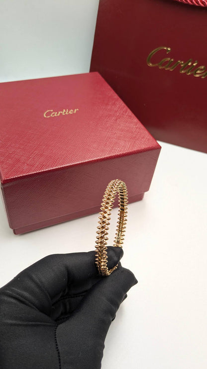 Cartier Bangle
120 dhs💓

Normal Box
🎁🎁🎁

Zain210
♥️♥️♥️