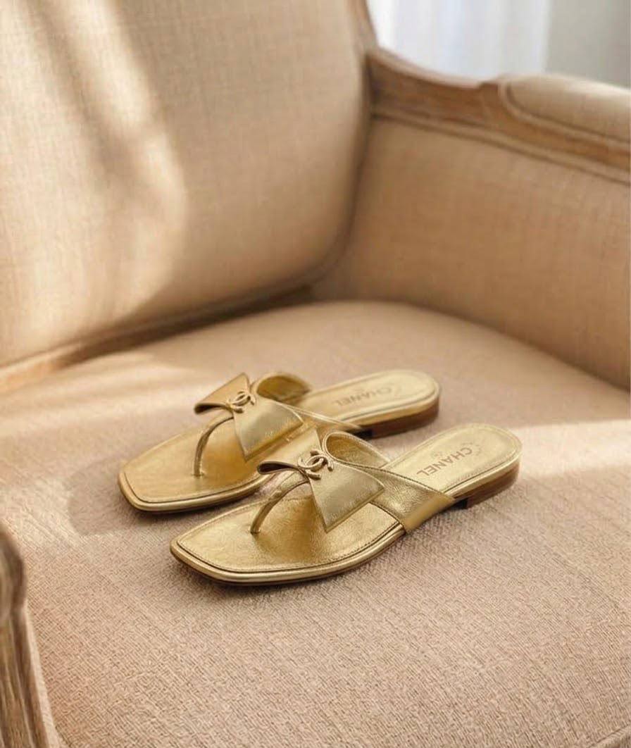 CHANEL
QUALITY:SUPER MASTER 

SIZE:36 TO 42
430 dhs🇦🇪🇦🇪

Zain319
♥️♥️♥️