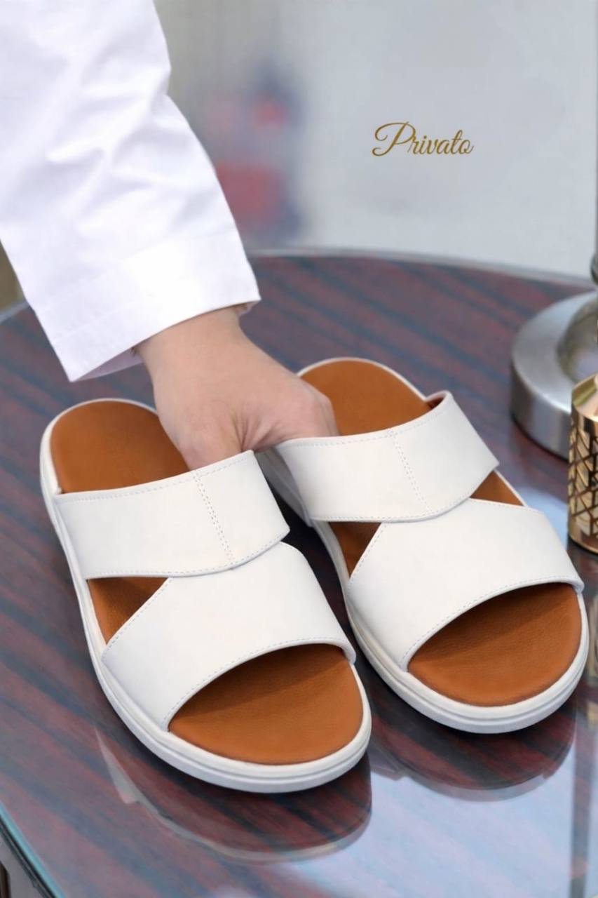 Privato slippers for men soft good quality  with box and paper bag size available (40to46) 6to12) 
160 dhs💓

Zain59
♥️♥️♥️