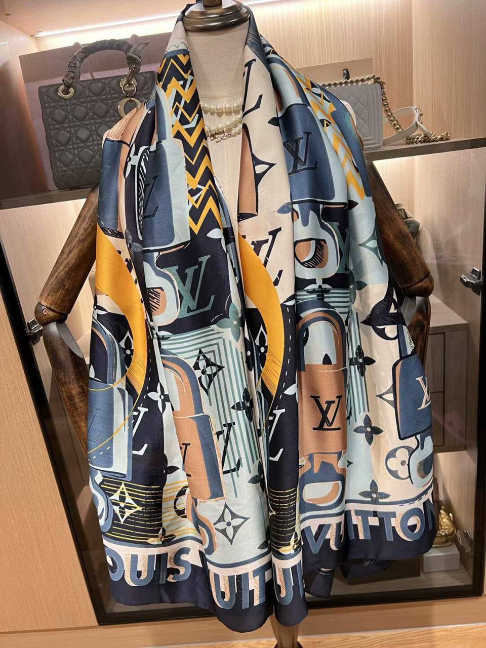Silk scarf
40 dhs❣️

Zain60
❣️❣️❣️