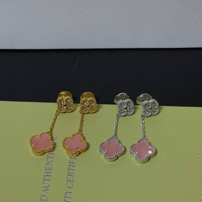 VCA 🦋*
Mini Earring🌸
Master quality 💯
With normal boxes 📦 
55 dhs🪙🌨️
With master box 🗃️ 
80 dhs🪙🌨️

Zain216
♥️♥️♥️