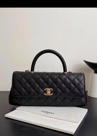 Chanel
130 dhs🇦🇪🇦🇪
size：26cm 
High-quality with box

Zain35
♥️♥️♥️