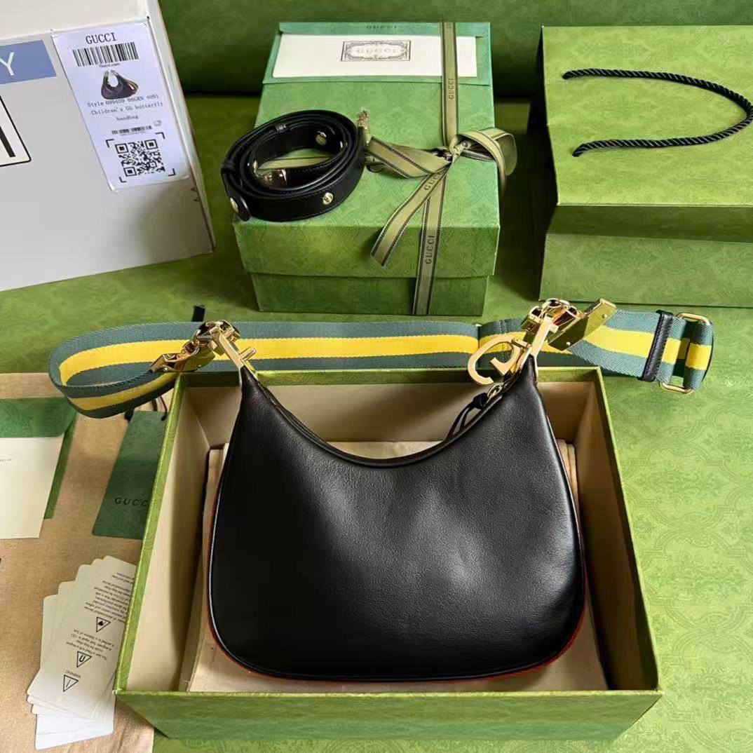 Gucci Attache
Shoulder Crossbody Bag 
Italian Calf Leather 
Size: Small 

1400 dhs🇦🇪🇦🇪

Zain71
♥️♥️♥️