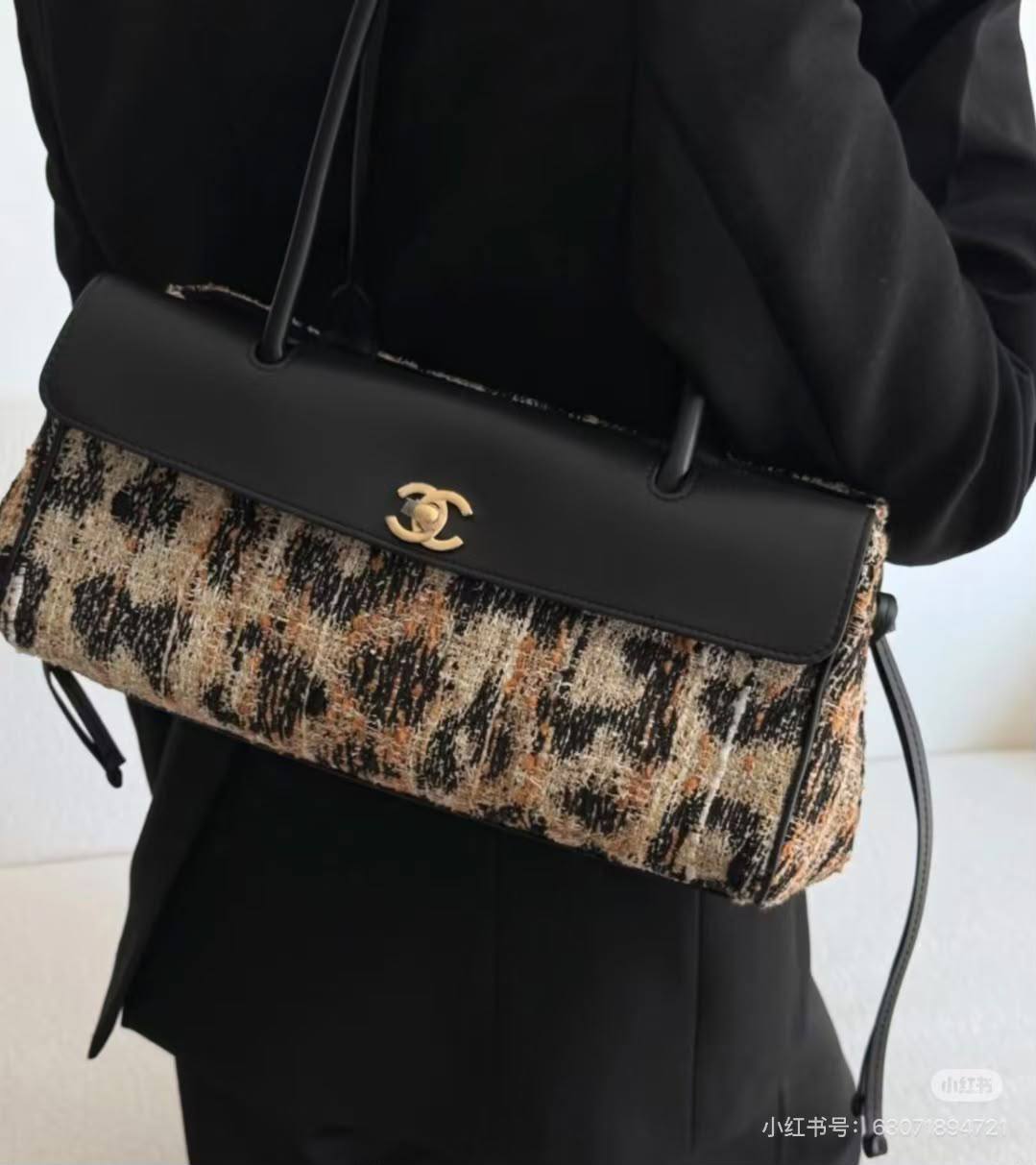 Chanel
 re stokes 

320 dhs
31cm

Zain228
♥️♥️♥️