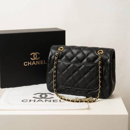 CHANEL Classsic
Flap Cross/shoulder bag
With Ball press adjustable
Chain belt strap
Size : 18 cm
With BOX 

100 dhs🇦🇪🇦🇪

Zain239
♥️♥️♥️