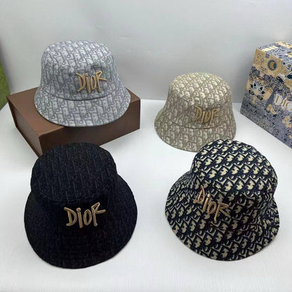HAT
50 dhs💓

Zain231
♥️♥️♥️