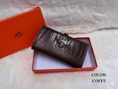 ʜᴇʀᴍᴇs WALLET
ɢᴏʟᴅ ʜᴀʀᴅᴡᴀʀᴇ
ᴡɪᴛʜʙᴏx
Crocs material
35 dhs💓

Zain56
♥️♥️♥️