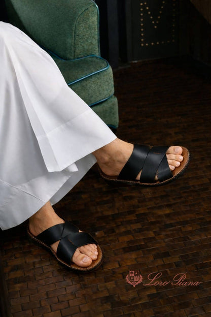 Loro piana slippers for men 
master quality 
230 dhs👑 
40to46 (6to12)

Zain59
♥️♥️♥️