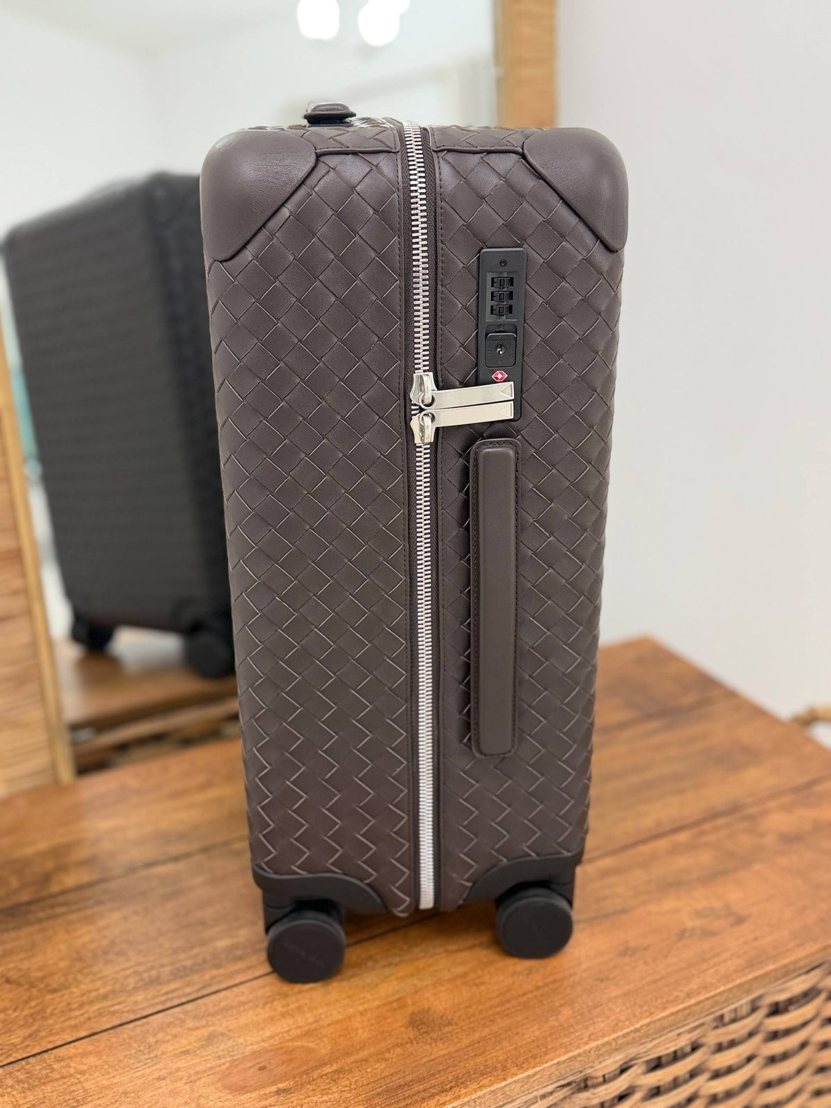 BOTTEGA Travel Bags
*NEW COLLECTION*
*PREMIUM QUALITY AAAA*
For Price 👇 WhatsApp✅
0568585901 
0507557372
0552275751 Owner Zain 👌

Zain329
♥️♥️♥️