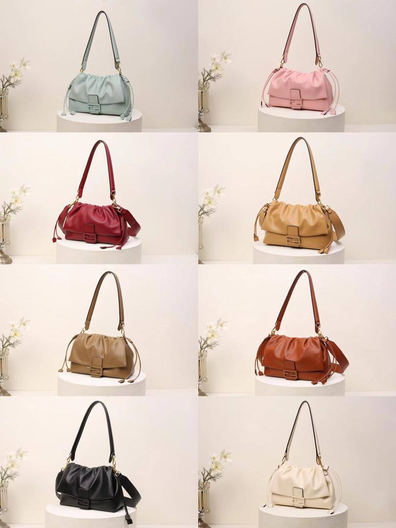 Fendi
100 dhs🇦🇪🇦🇪 
high quality  30cm

Zain26
♥️♥️♥️