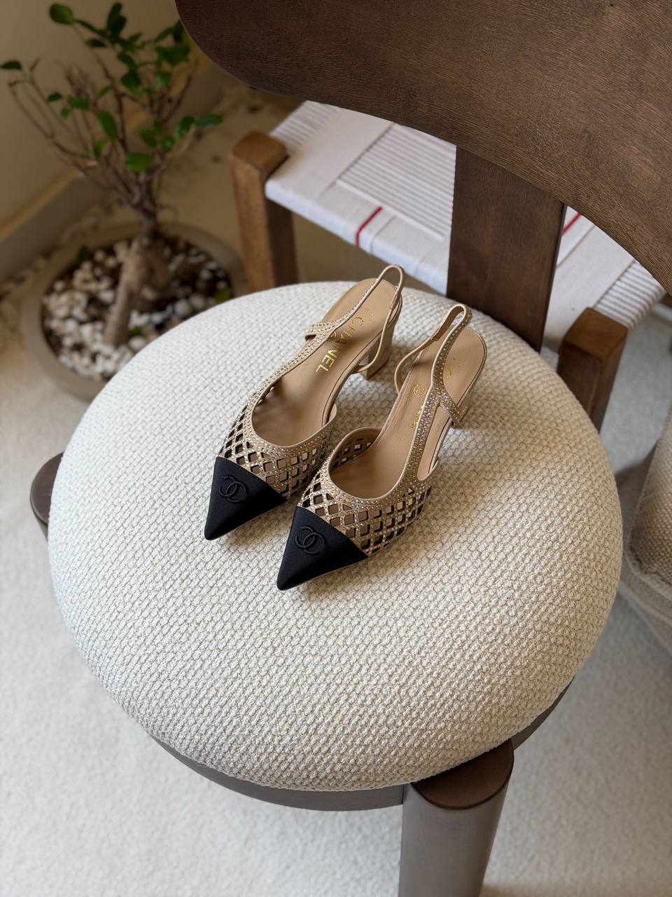 Chanel 

 𝑨𝑨𝑨 𝑸𝒖𝒂𝒍𝒊𝒕𝒚 
S𝒊𝒛𝒆 𝟑5 𝒕𝒐 𝟒2 
480 dhs🇦🇪🇦🇪

Zain81
♥️♥️♥️