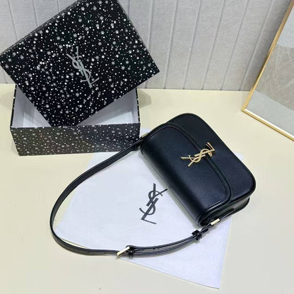 YSL
95 dhs✅
With box

Zain219
♥️♥️♥️