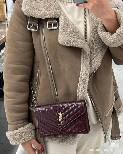 💖 Ysl Envelope bag
1️⃣Frist quality +🎁
Size : 22.5  * 14 cm
80 dhs❣️
with box 🎁

Zain115
♥️♥️♥️