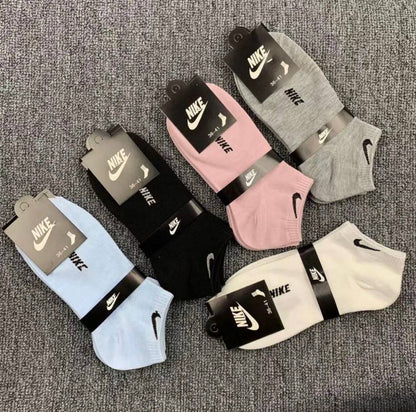 Socks
One packet
35 dhs✅

Zain93
♥️♥️♥️