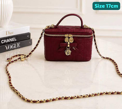 Dior

Good quality 
with box 

100 dhs🇦🇪🇦🇪🇦🇪

Zain186
♥️♥️♥️