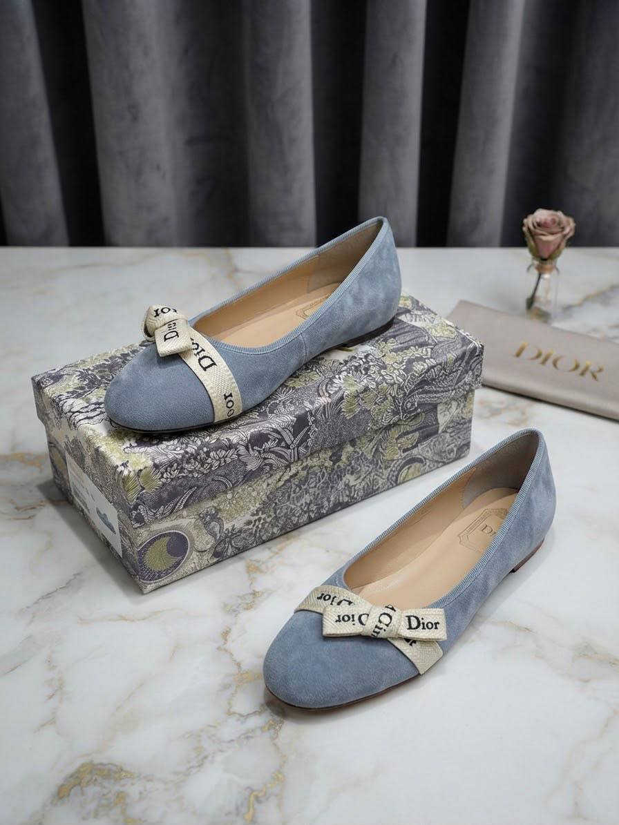 DIOR BALLERINA

GOOD QUALITY
100 dhs🇦🇪🇦🇪

36-41

Zain40
♥️♥️♥️