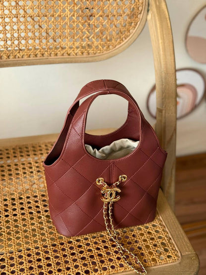 New Collection✨✨✨
CHANEL
18cm
340 dhs🇦🇪🇦🇪
*MASTER QUALITY*
With box🎁

Zain167
♥️♥️♥️