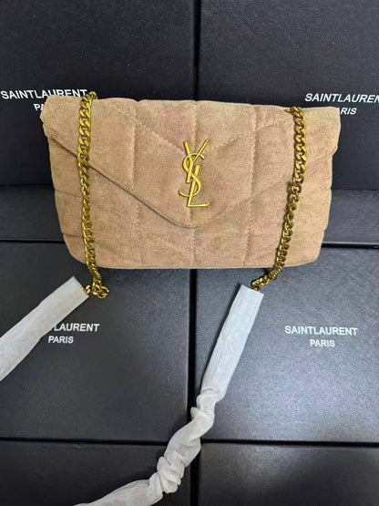 YSL
90 dhs🪙🖤
size：23×13×7cm
Good quality 
with box
🎁🎁🎁

Zain35
♥️♥️♥️