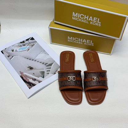 MK
Size 36to41
70 dhs💓

Zain236
♥️♥️♥️