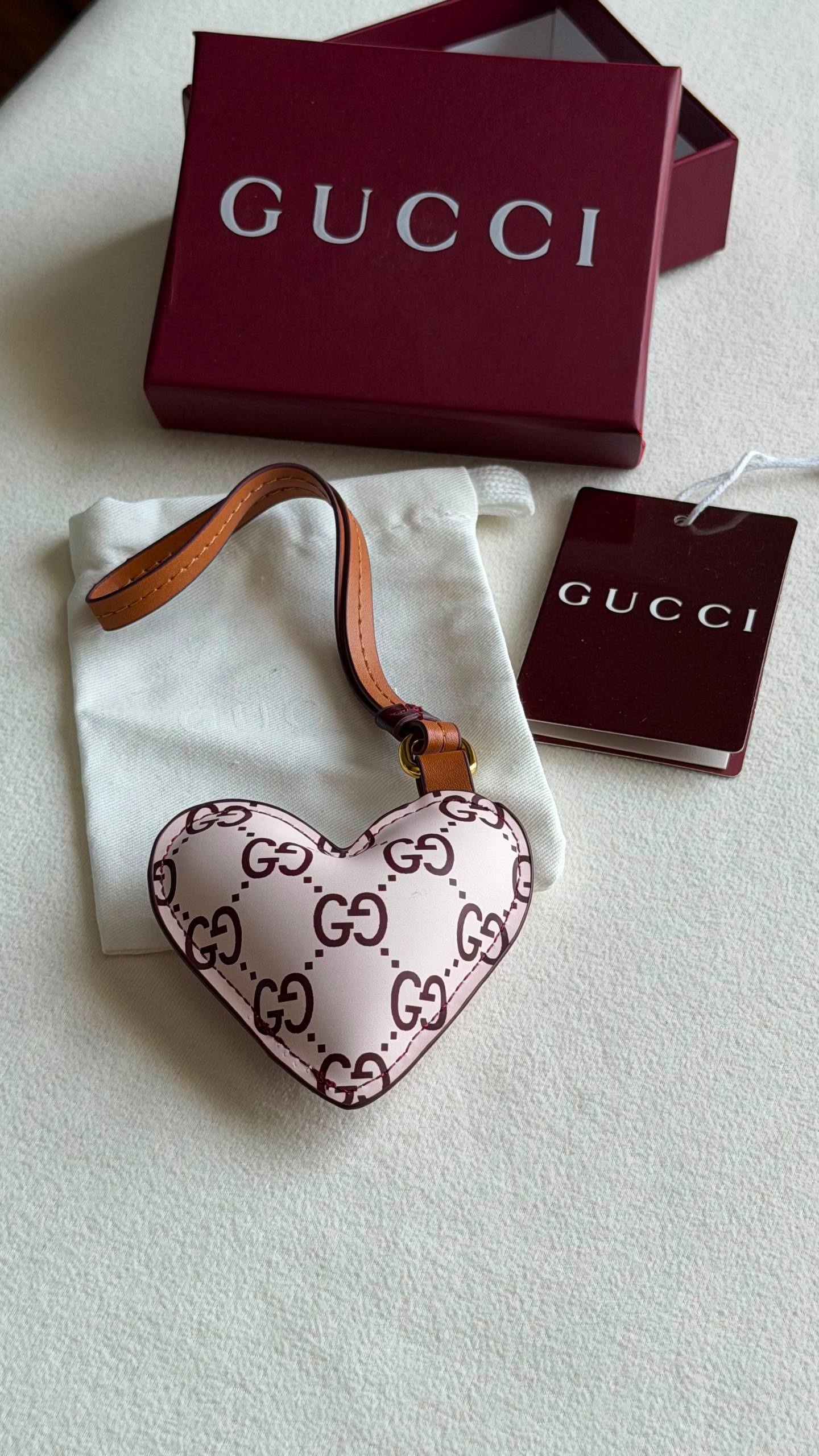 GUCCI CHARMS
Super master quality 
*with complete packing*🎁

320 dhs✅

Zain280
♥️♥️♥️