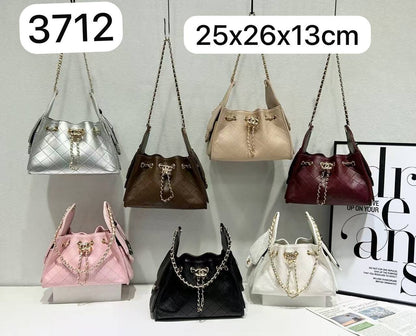 Chanel

High quality

With box
 110 dhs🇦🇪🇦🇪🇦🇪

Zain50
♥️♥️♥️