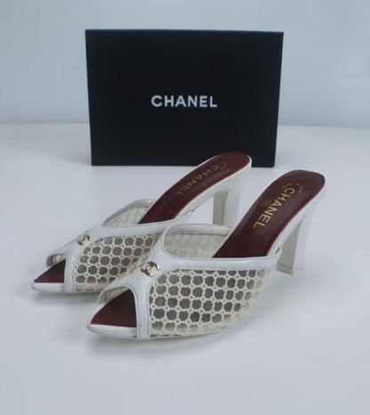 Chanel
280 dhs✅
Size 36-41 
Master quality 😊😊😊

Zain207
♥️♥️♥️