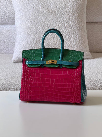 Hermes

birkin croc 25cm💥
Master quality ✅
with box📦

780 dhs❣️

Zain52
♥️♥️♥️