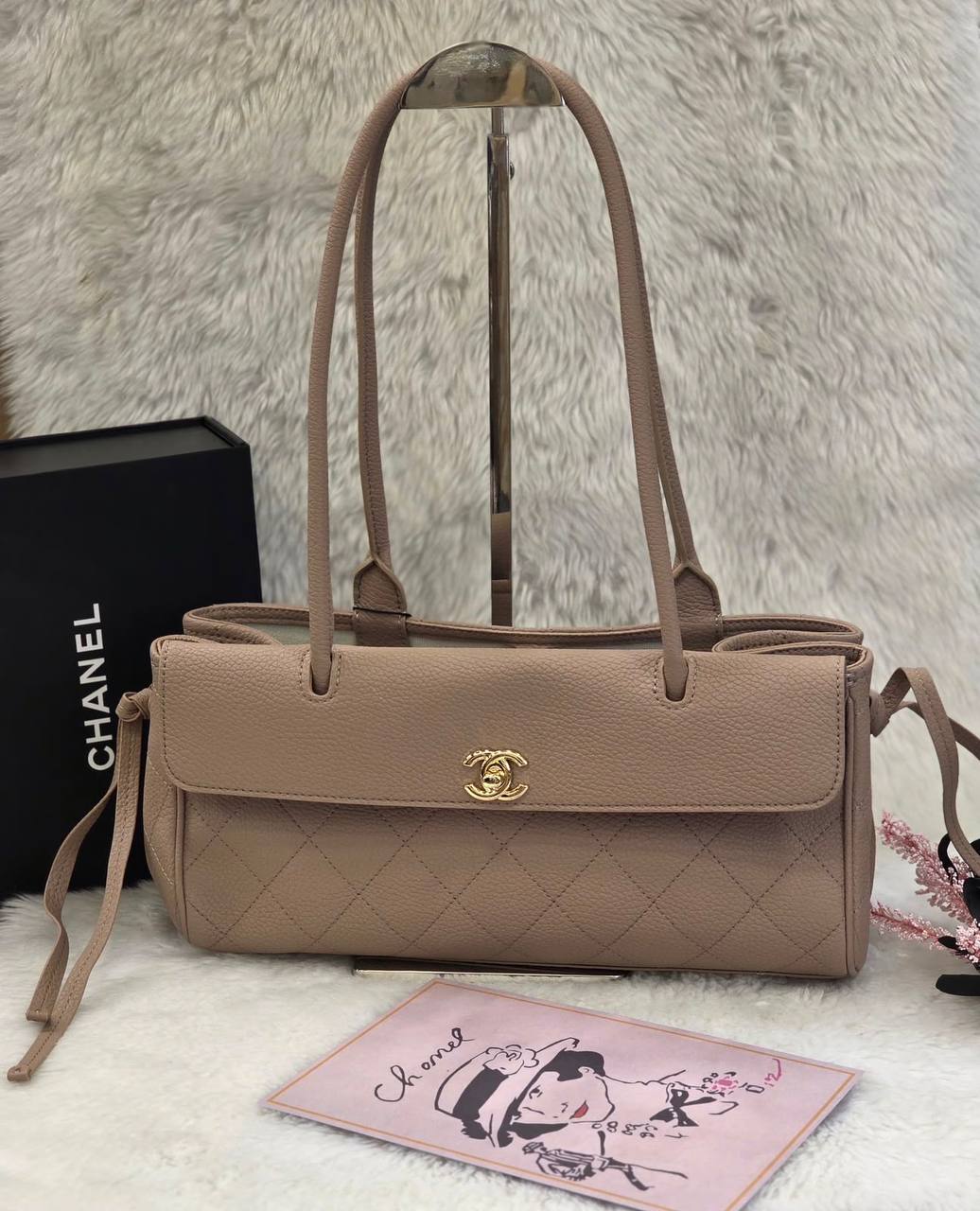 Chanel 
Master❣️❣️
  31Cm With Box
320 dhs🇦🇪🇦🇪

Zain131
♥️♥️♥️