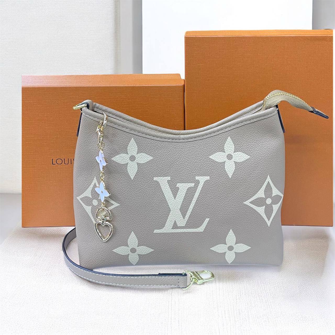 LV

with box
🎁🎁🎁

90 dhs✅

Zain72
♥️♥️♥️
