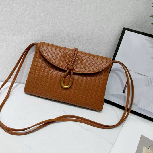 BOTTEGA 
NEW CAME GOOD QUALITY 


WITH BOX 
🎁🎁🎁

110 dhs💓

Zain39
♥️♥️♥️