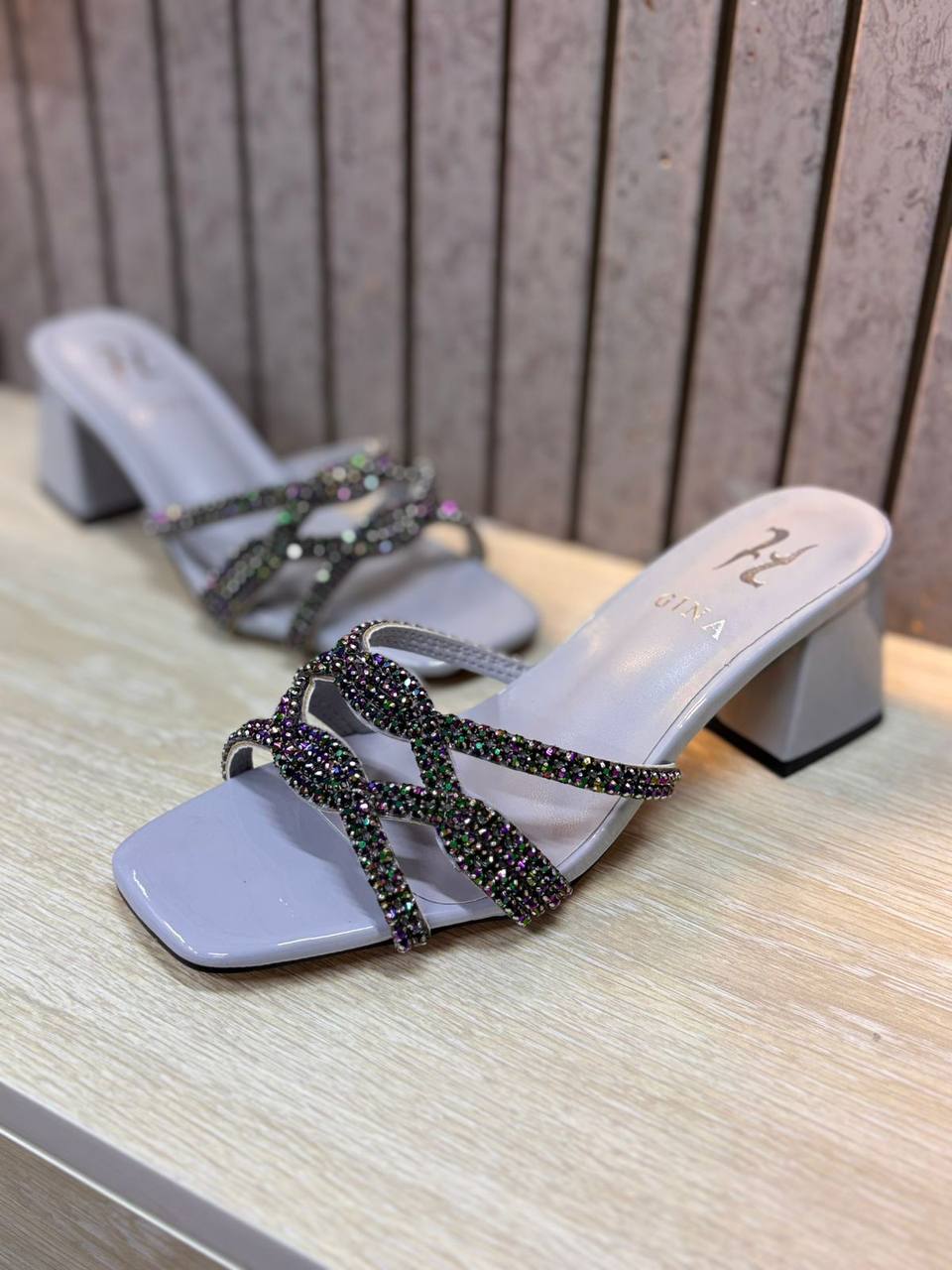 Gina 
110 dhs✅
Size 36-42

Zain55
♥️♥️♥️