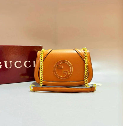 GUCCI 
NEW CAME GOOD QUALITY 
WITH BOX 
🎁🎁🎁

100 dhs🪙💕

Zain39
♥️♥️♥️