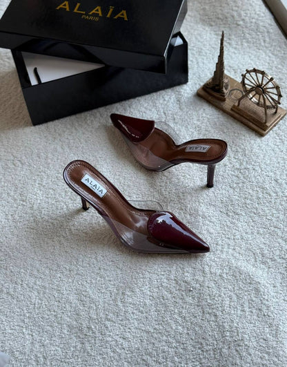 New. Alaia  heel 

  Size  .  36.  to 41

100 dhs✅

Zain80
♥️♥️♥️